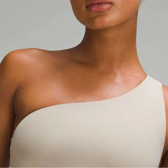 Lululemon Align Asymmetrical Bra *Light Support, A/B Cup
Riverstone size 4 - Picture 7 of 10